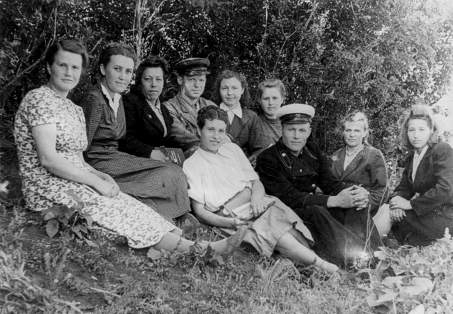 Лето 1952 г. Ш. Постниковская №1